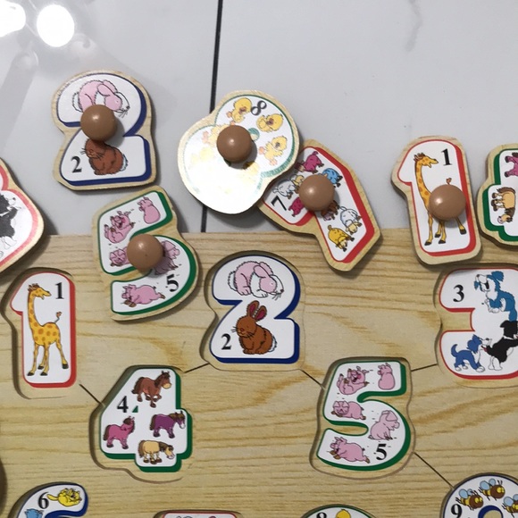 Chunky number puzzle with easy grab knobs - Picture 5 of 12